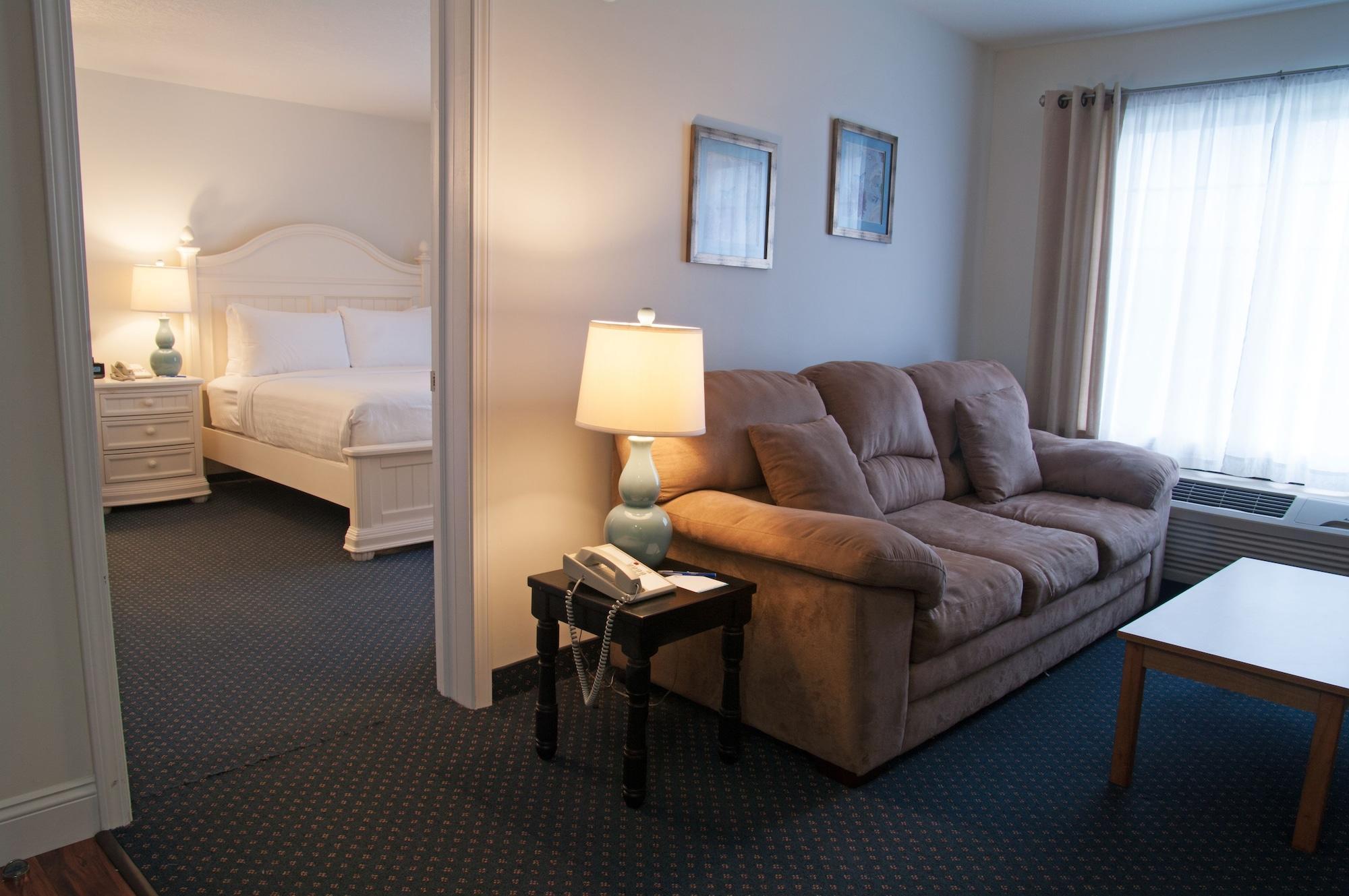Charlevoix Inn & Suites Surestay Collection By Best Western Extérieur photo