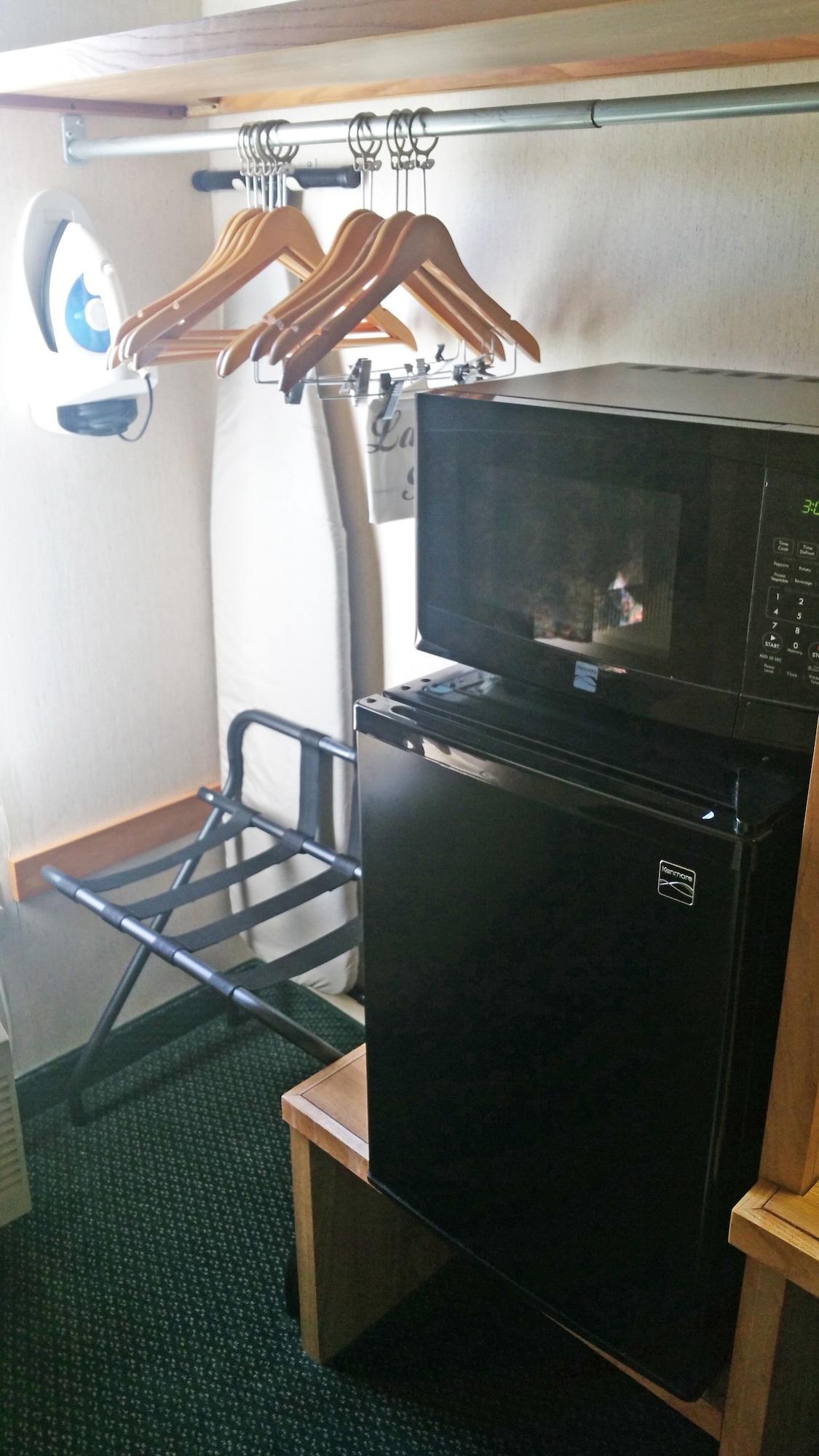 Charlevoix Inn & Suites Surestay Collection By Best Western Extérieur photo