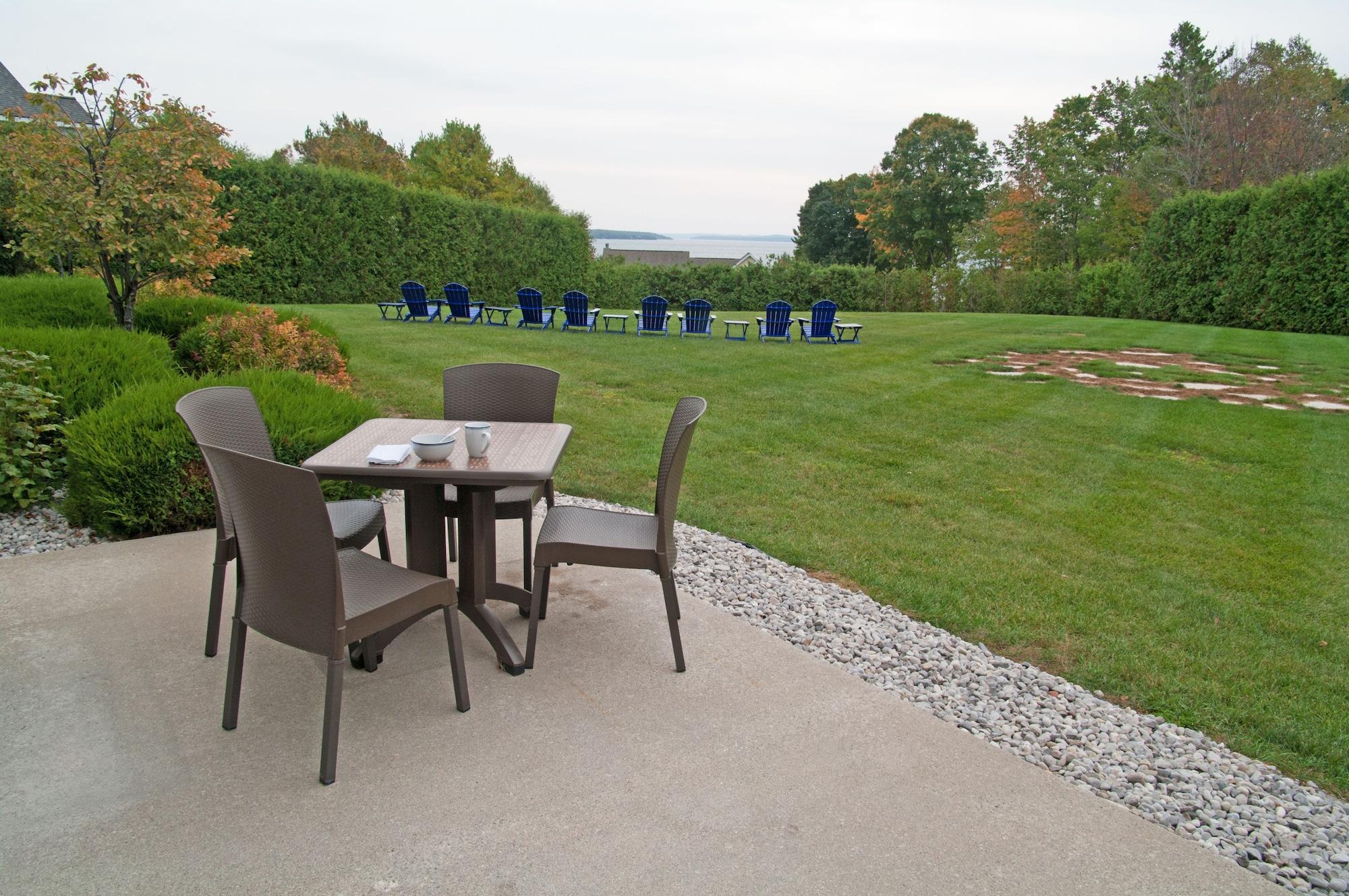 Charlevoix Inn & Suites Surestay Collection By Best Western Extérieur photo