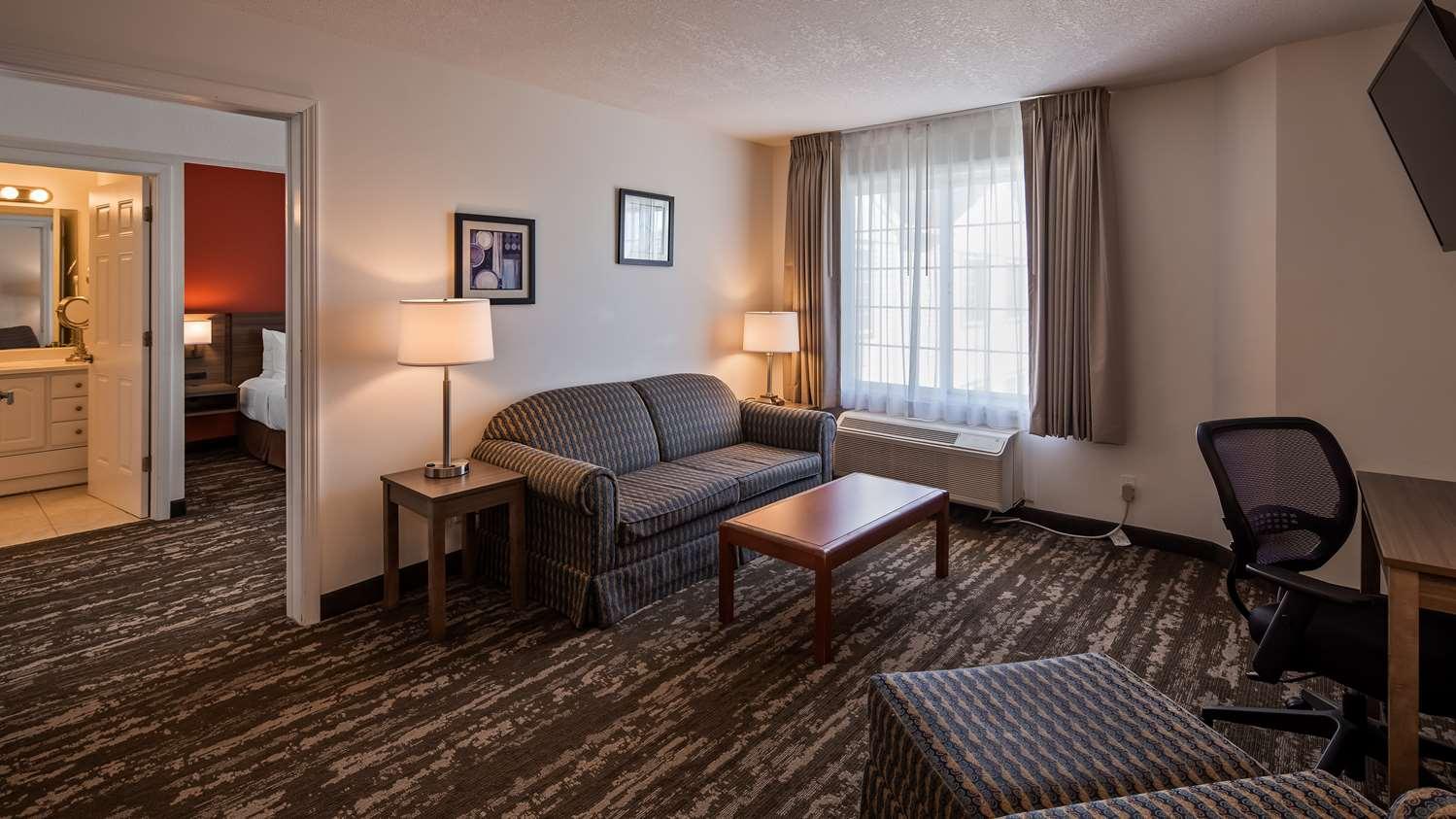 Charlevoix Inn & Suites Surestay Collection By Best Western Extérieur photo